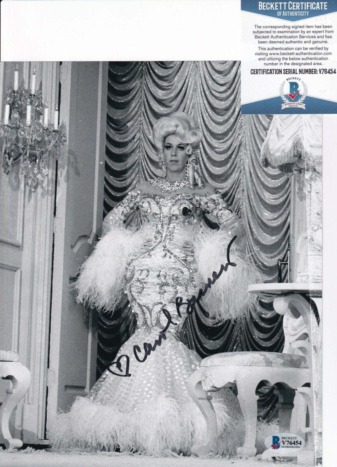 CAROL BURNETT signed (ANNIE) The Carol Burnett Show 8X10 Photo Poster painting BECKETT V76454