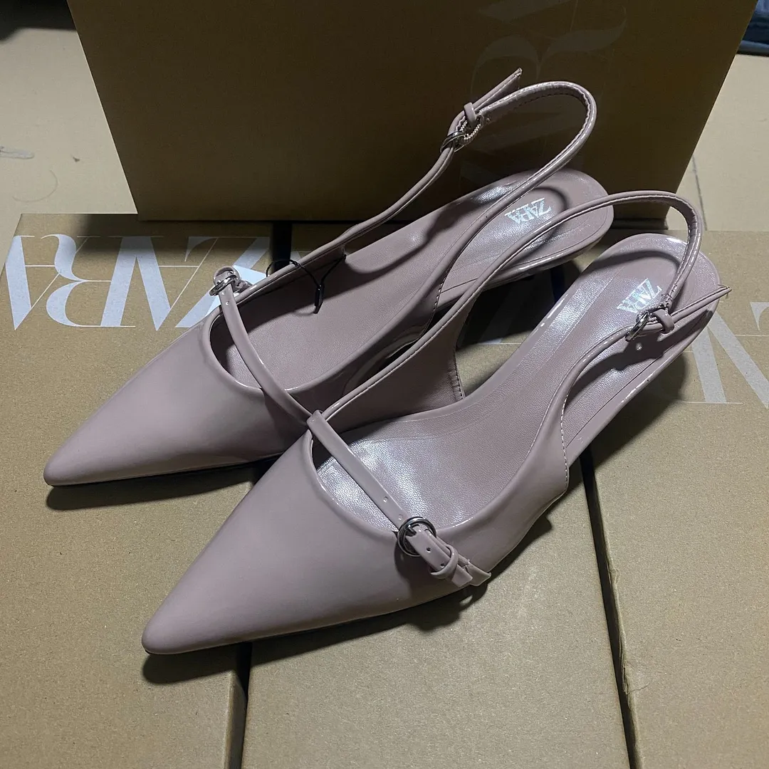 Breakj Breakj 2025 New Patent Leather Fine Heel Sandals With Sharp Head Back Empty Cat Root Muller 4086