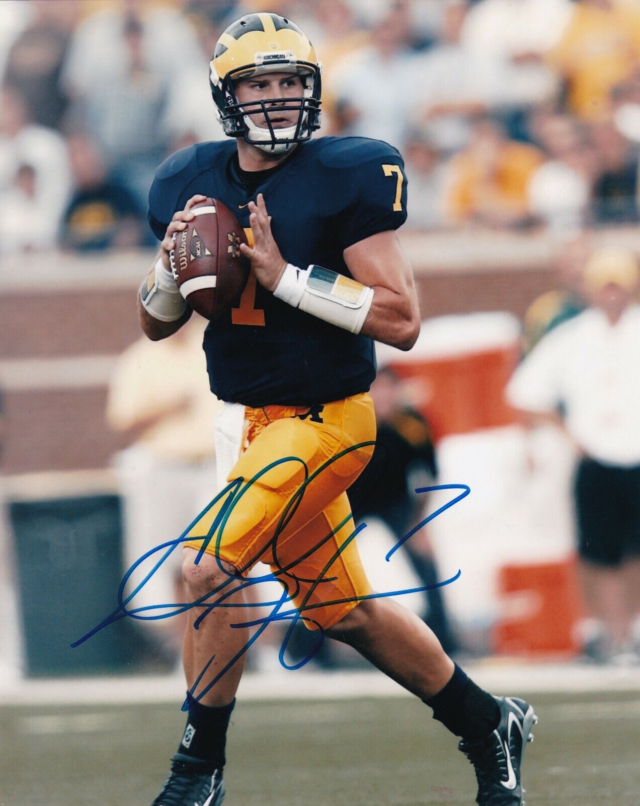 CHAD HENNE MICHIGAN WOLVERINES ACTION SIGNED 8X10