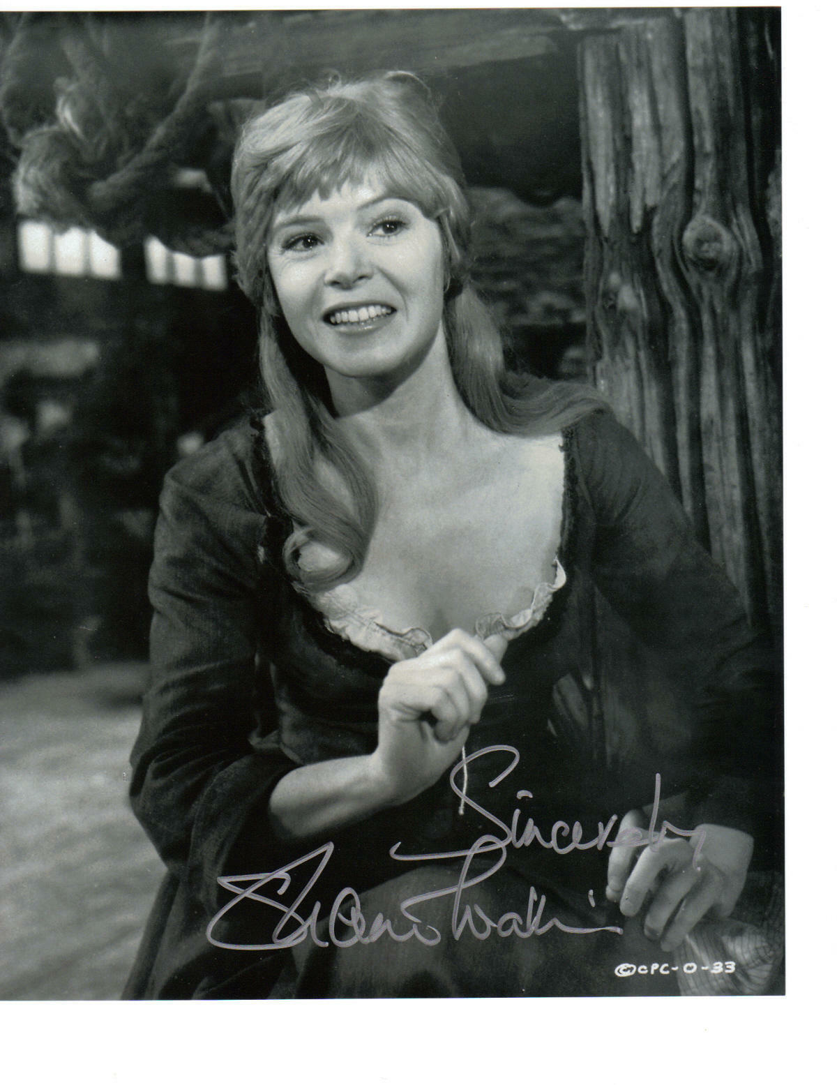 Shani Wallis Signed Photo Poster painting - Nancy from Lional Bart's Oliver! (1968) - RARE!!! #6