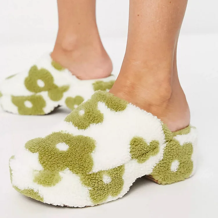 White Furry Wedge Mules with Round Toe and Green Flower Print Platform Vdcoo