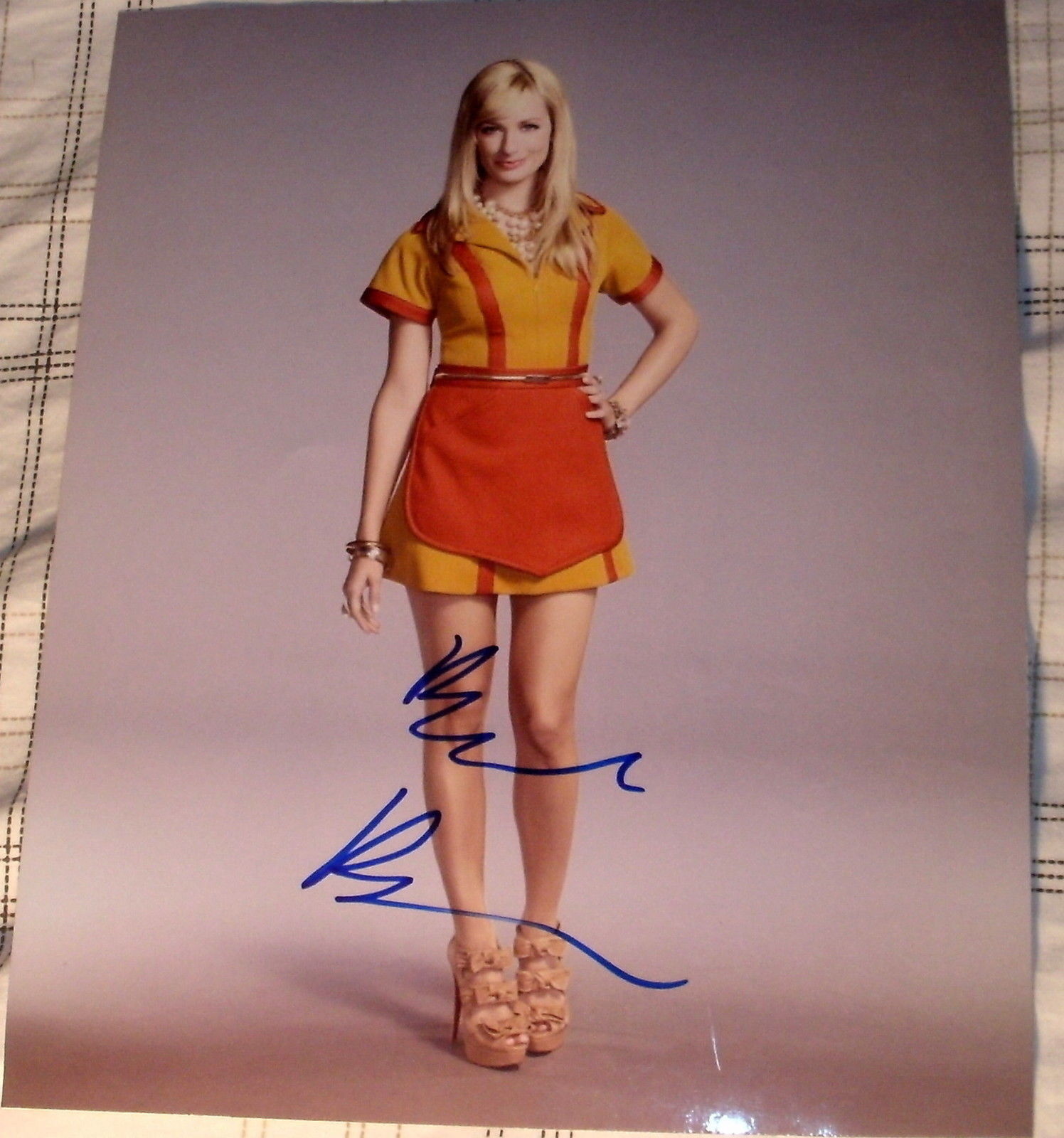 BETH BEHRS SIGNED AUTOGRAPH SEXY LONG LEGS 2 BROKE GIRLS