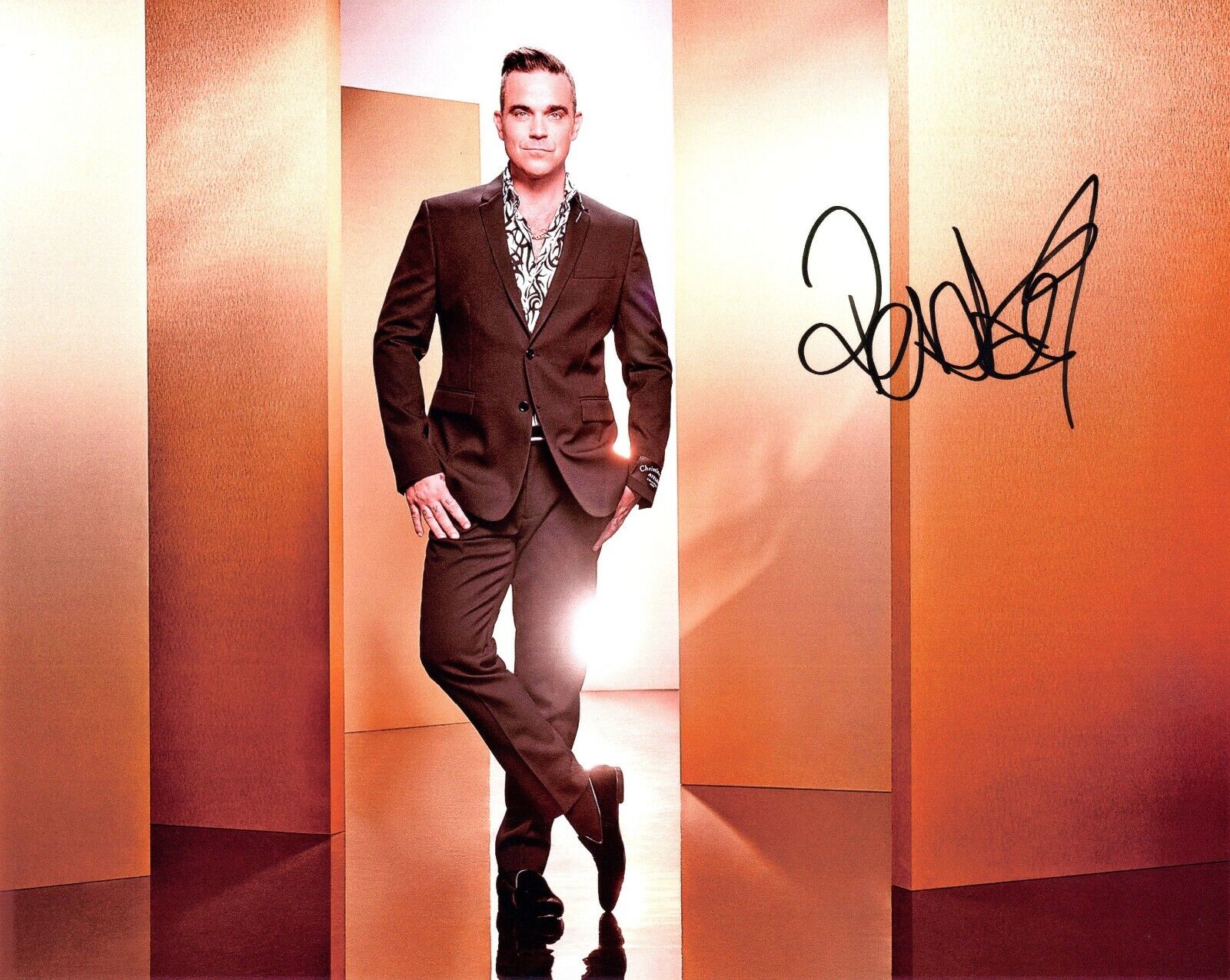 Signed Photo Poster painting of Robbie Williams 10x8