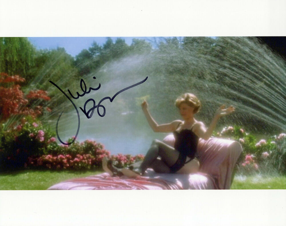 Julie Bowen Happy Gilmore autographed Photo Poster painting signed 8x10 #3 Virginia Venit golf