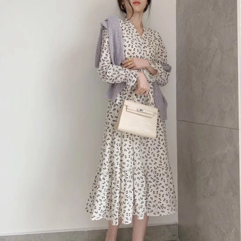 Toloer Toloer Ripe Wind Small White Dress Covers The Belly Dress Foreign Style Dress French Grandiflorum Retro Autumn High Waist Hepburn Floral Skirt-Outfit Ideas