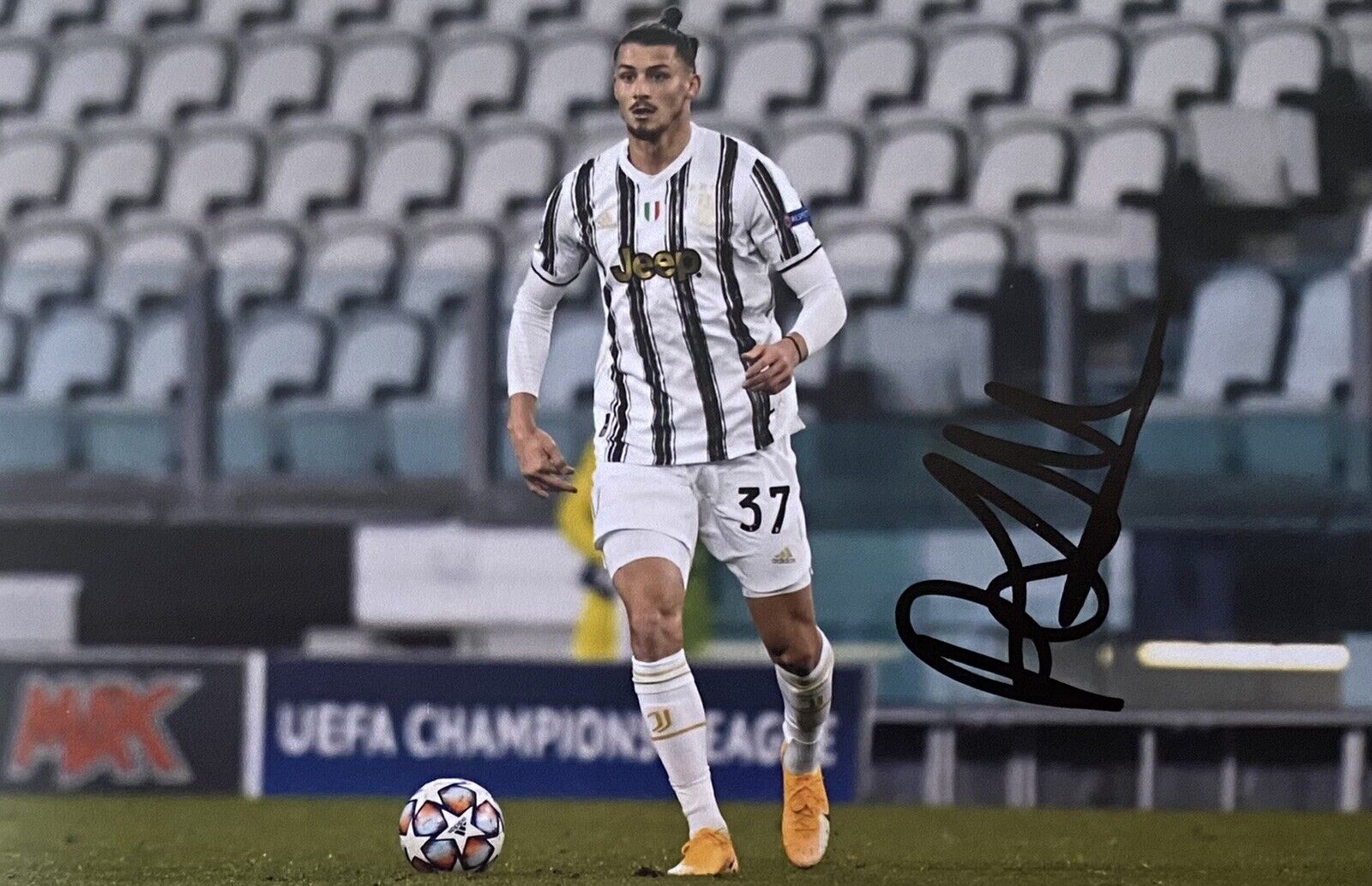 Radu Dragusin Hand Signed Juventus 6X4 Photo Poster painting 4