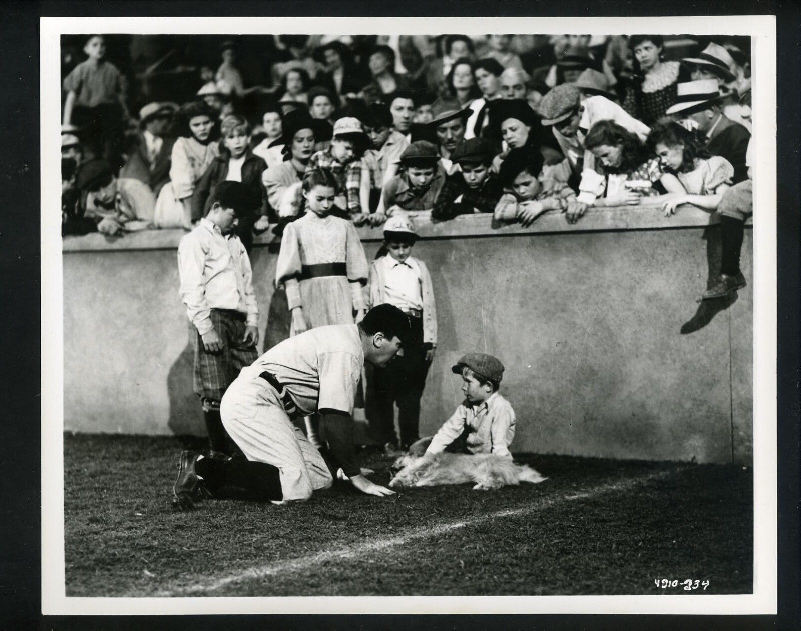 William Bendix pictured with boy & dog Babe Ruth Story Movie Press Photo Poster painting Yankees