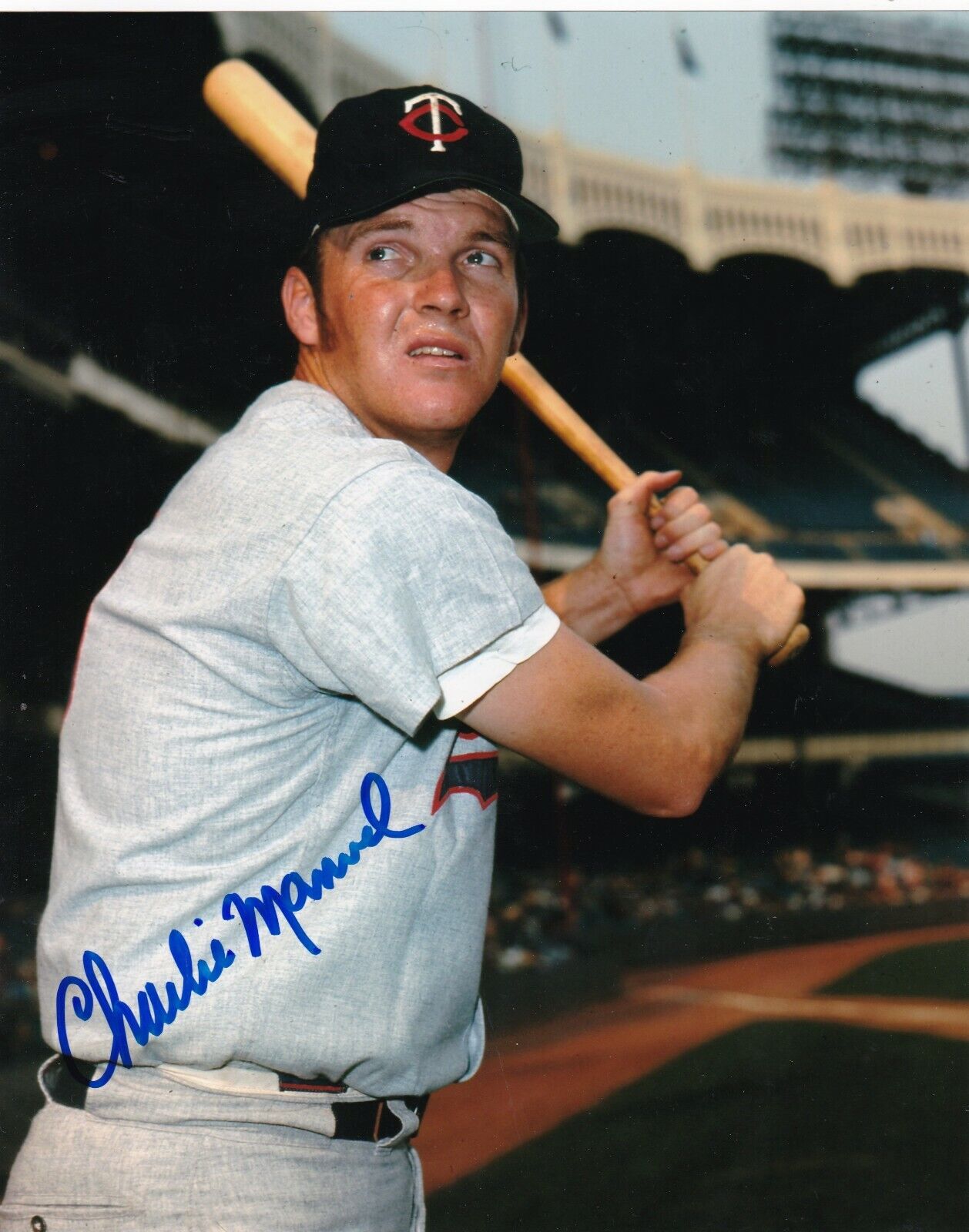 CHARLIE MANUEL MINNESOTA TWINS ACTION SIGNED 8x10