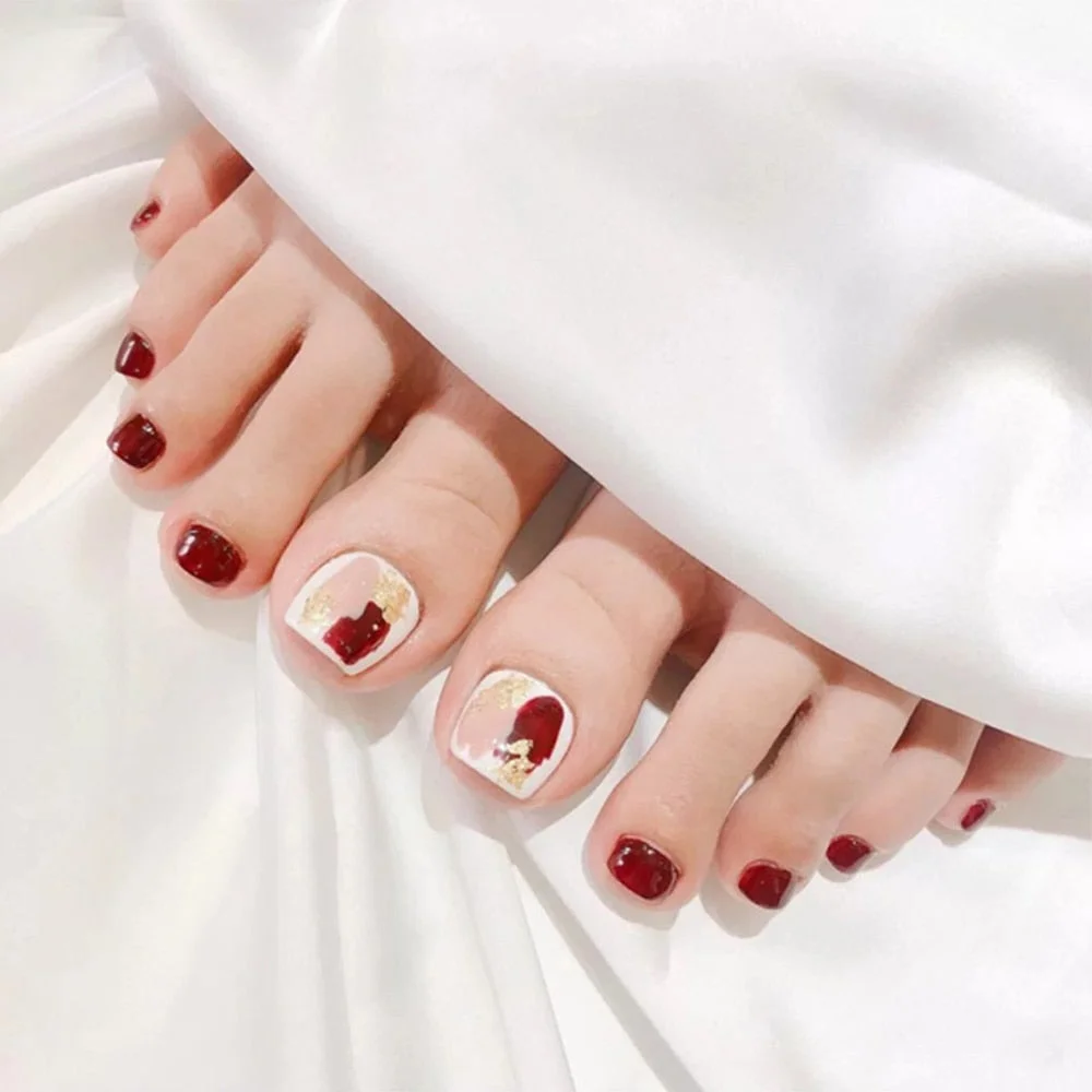24Pcs Shiny Fake Toe Nails Pre-designed False Toenail Glitter Black White Silver DIY Foot Nail Art Manicure Nail Accessories