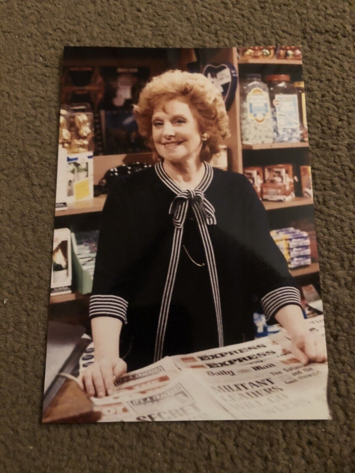 BARBARA KNOX (CORONATION STREET) UNSIGNED Photo Poster painting- 6x4”