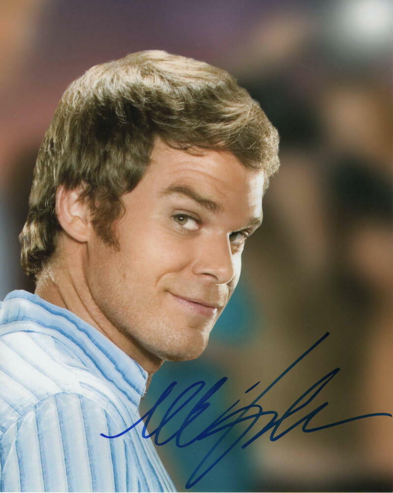 MICHAEL C HALL SIGNED AUTOGRAPH 8X10 Photo Poster painting - SEXY DEXTER MORGAN, SIX FEET UNDER