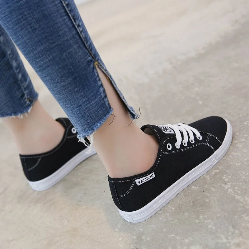 2018 High quality brand women flats shoes Fashion round head superstar footwear female designer black womens casual shoes
