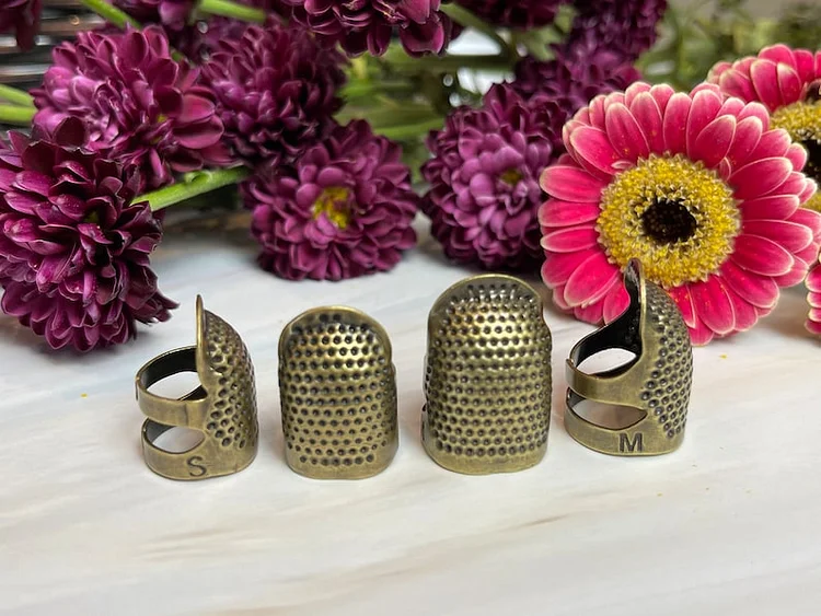 Vintage Metal Finger Protector Sewing Thimble Finger Protector Antique  Thimble Ring Handworking Needle Thimble Craft Accessories DIY Sewing  Needles Household - Yahoo Shopping