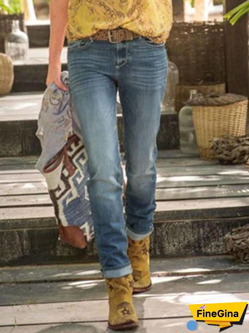 Women Mid-Rise Retro Jeans