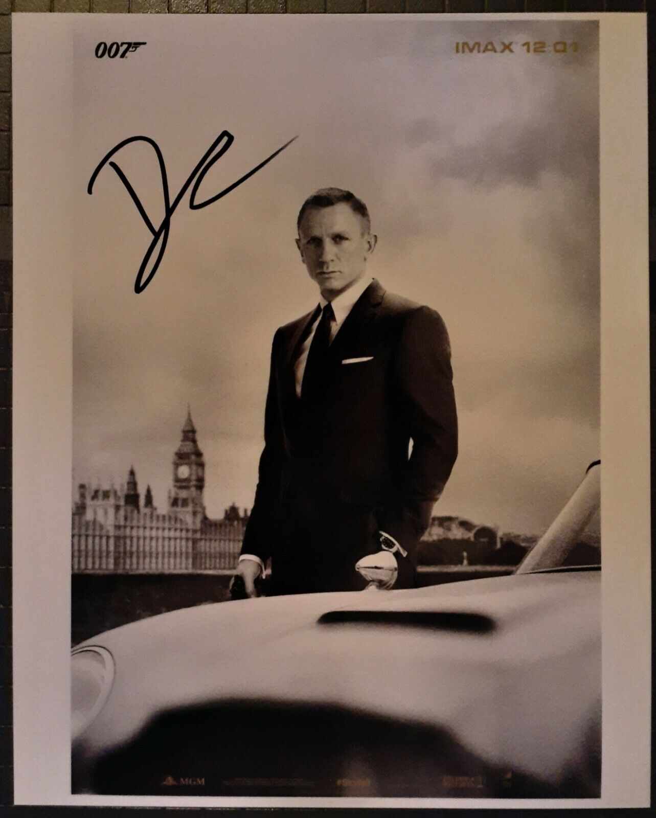 Daniel Craig signed 8x10