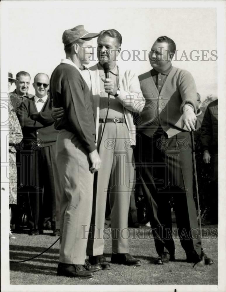 Press Photo Poster painting Jimmy Demaret Interviews Golfers Gene Littler & Billy Casper