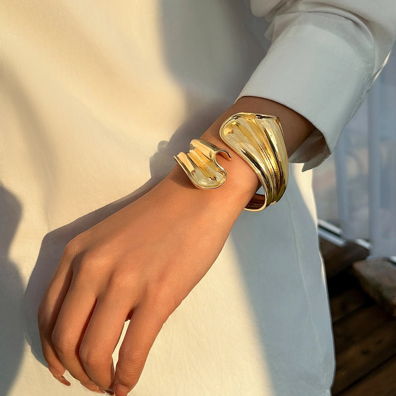 Minimalist Classic Style Solid Color Alloy Irregular Plating Women’s Bangle