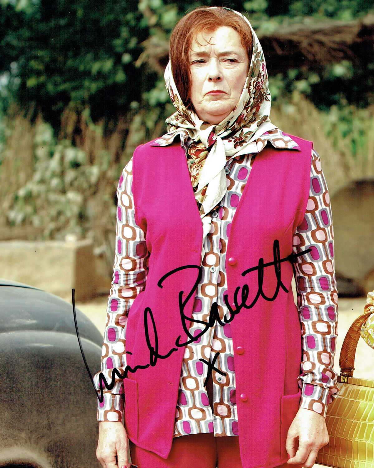 Linda BASSETT SIGNED Autograph 10x8 Photo Poster painting AFTAL COA East is East Movie