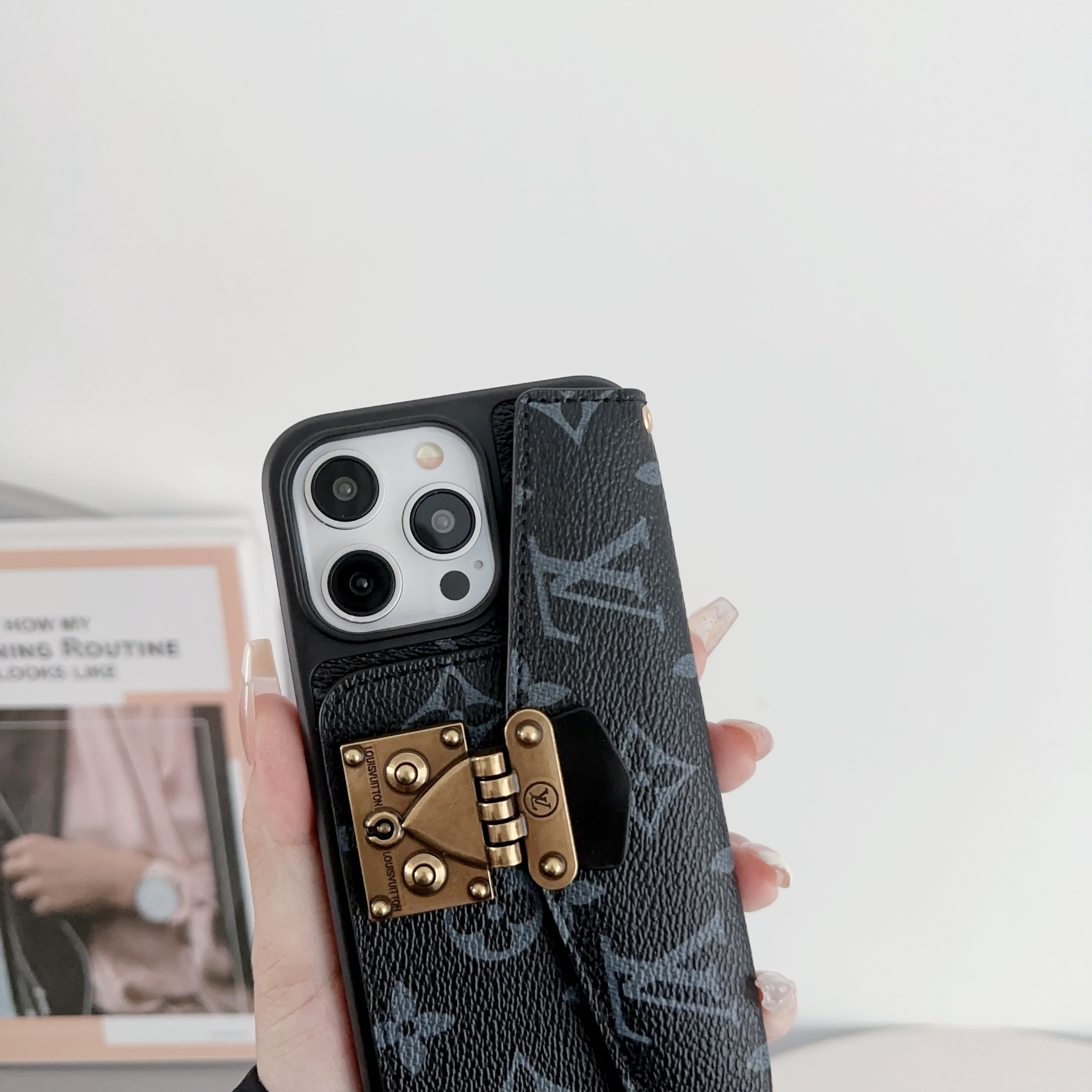 LV new petite malle women fashion messenger bag apple iPhone leather cases