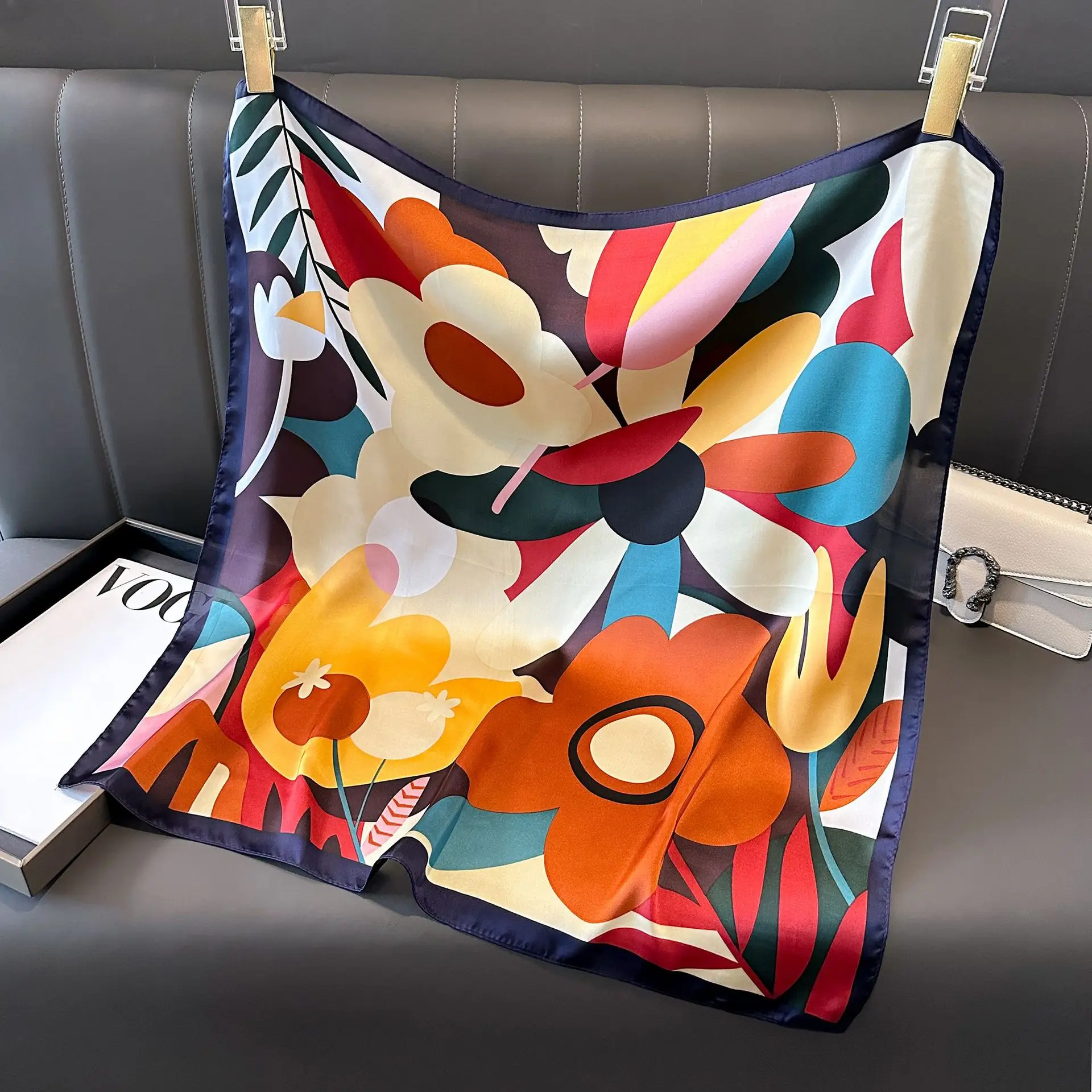 Updownunder 2025 New Fashion Luxury Silk Scarf Bandana Women Hair Bands Square Scarves Neck Tie Bag Scarfs Satin Lady Wrap Headband