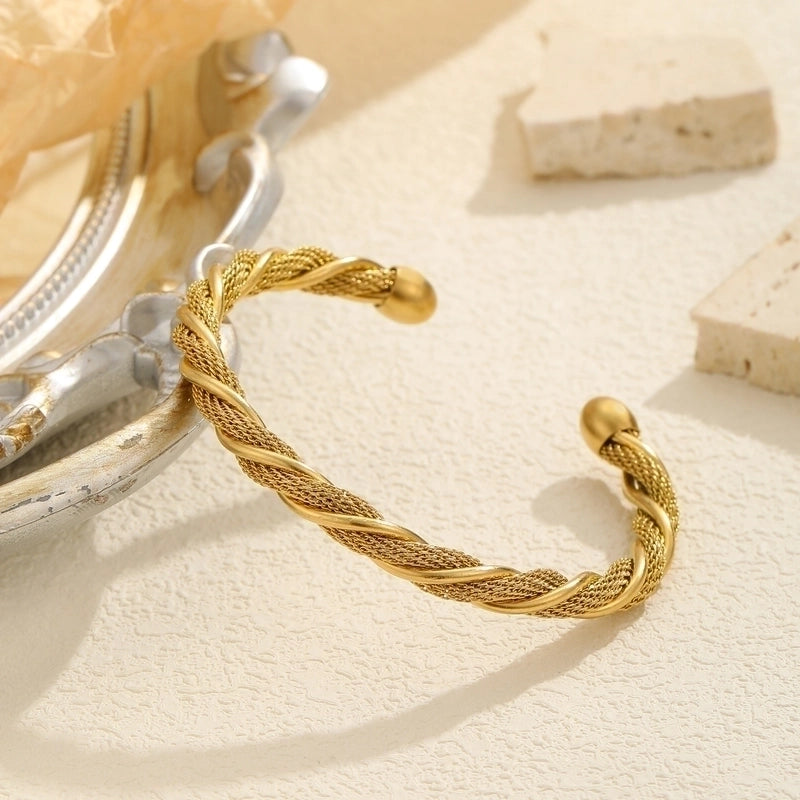 Casual Elegant Letter Titanium Steel 18K Gold Plated Bangle In Bulk