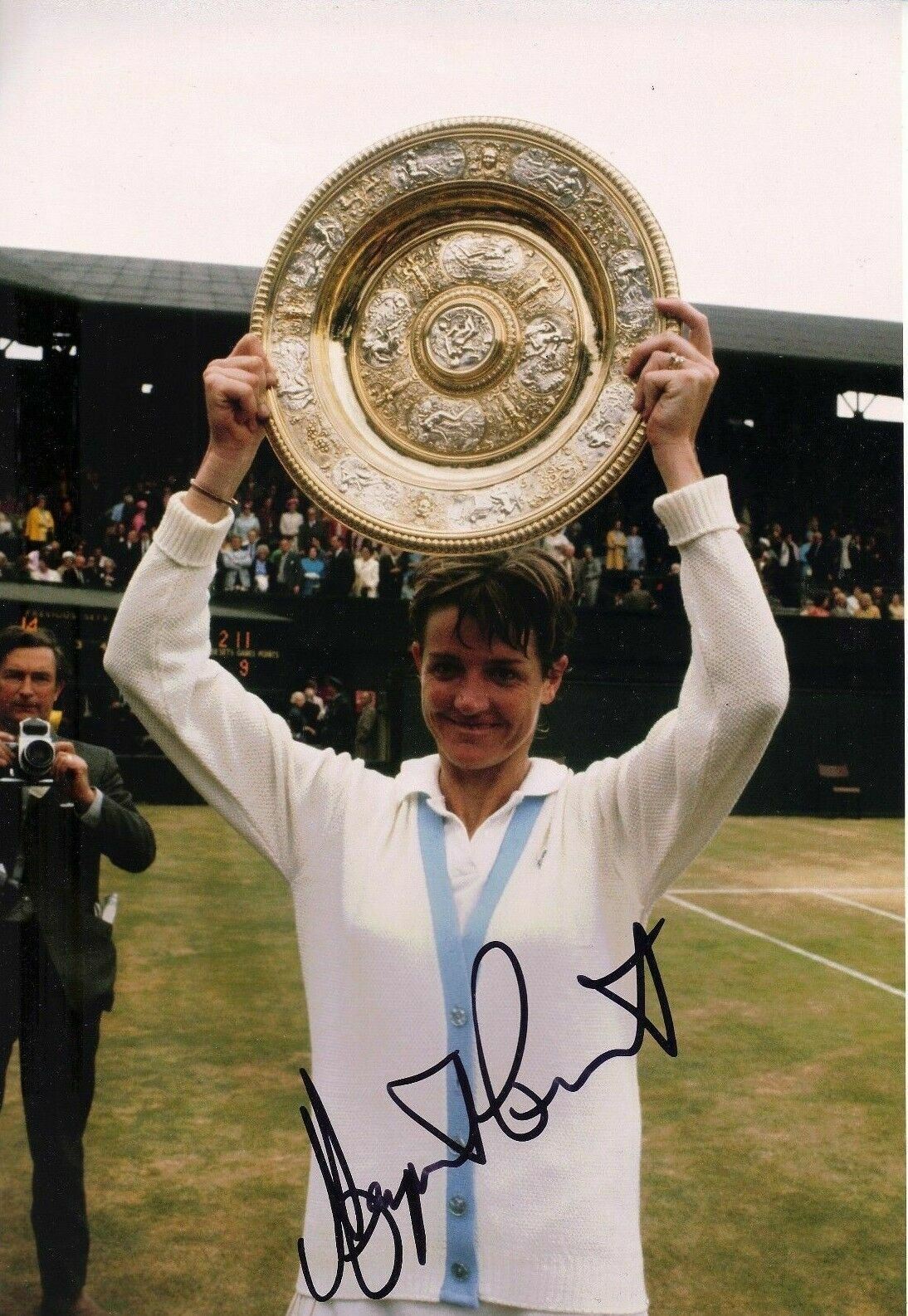 Margaret Court Signed 12X8 Photo Poster painting TENNIS LEGEND AFTAL COA (A)