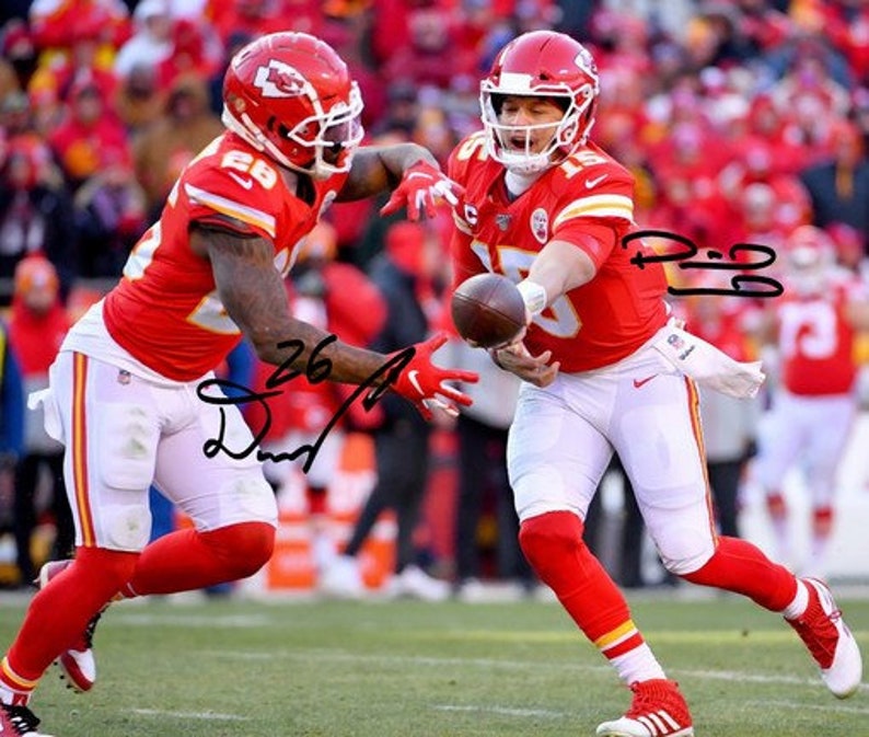 Damien Williams & Patrick Mahomes Signed Photo Poster painting 8x10 rp Autographed Kansas City Chiefs