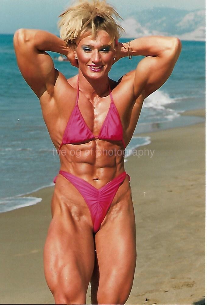 FEMALE BODYBUILDER 80's 90's FOUND Photo Poster painting Color MUSCLE PRETTY WOMAN EN 22 47 H