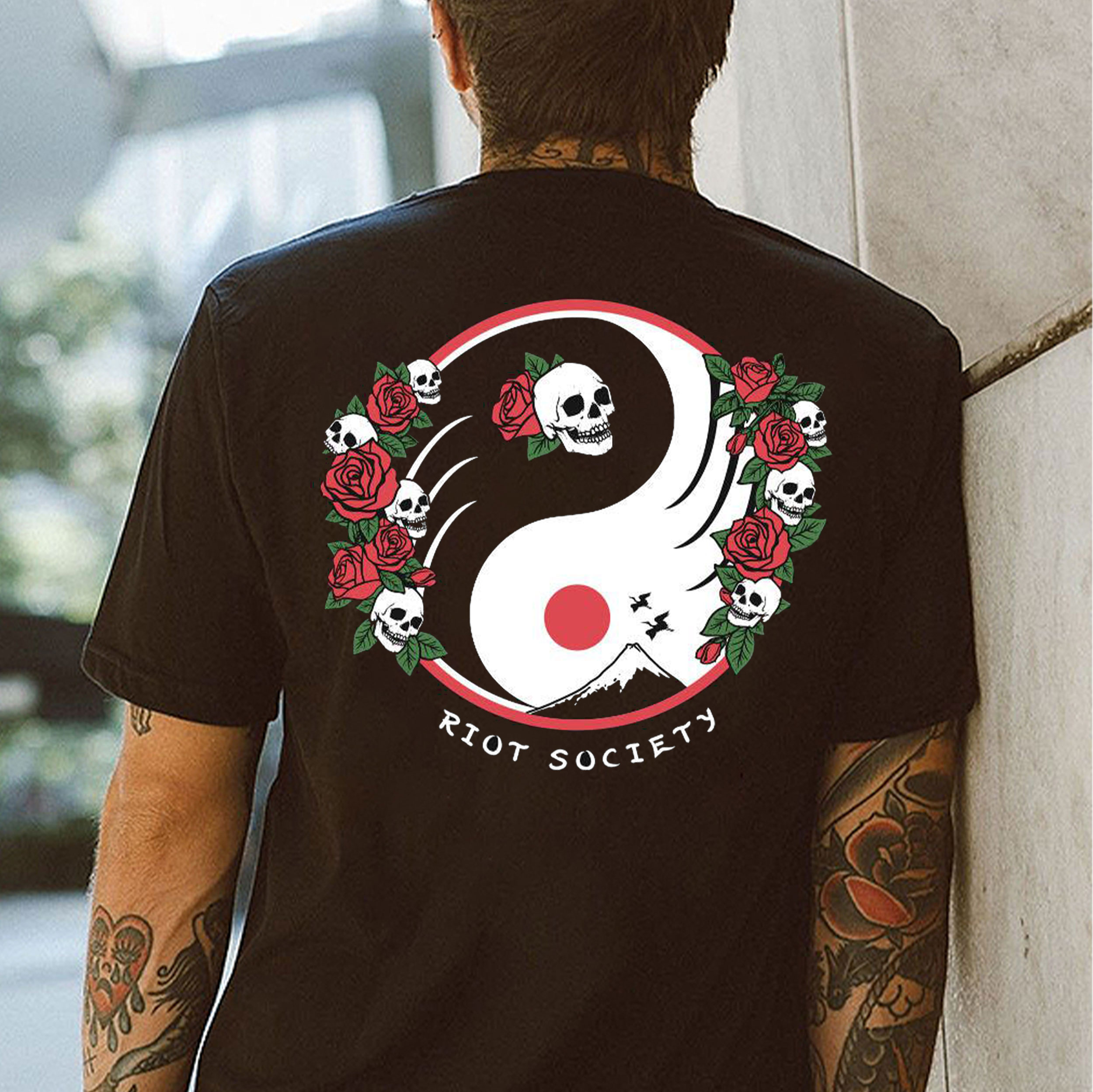 RIOT SOCIETY Skull with Roses Circle Black Print T-Shirt