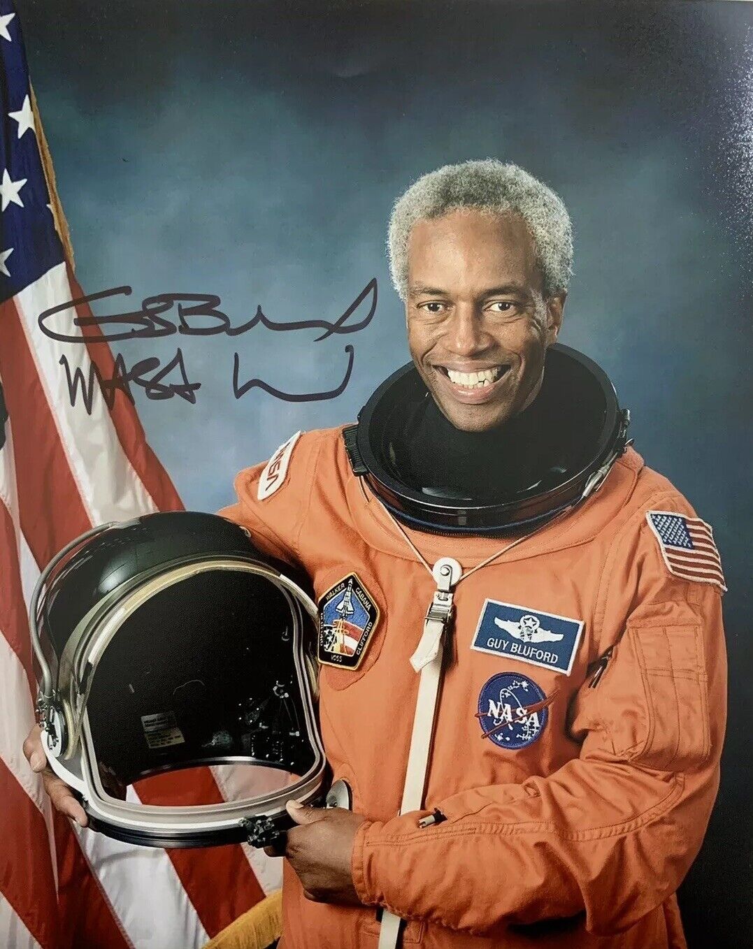 GUION BLUFORD HAND SIGNED 8x10 Photo Poster painting NASA ASTRONAUT NAVAL PILOT AUTOGRAPHED RARE