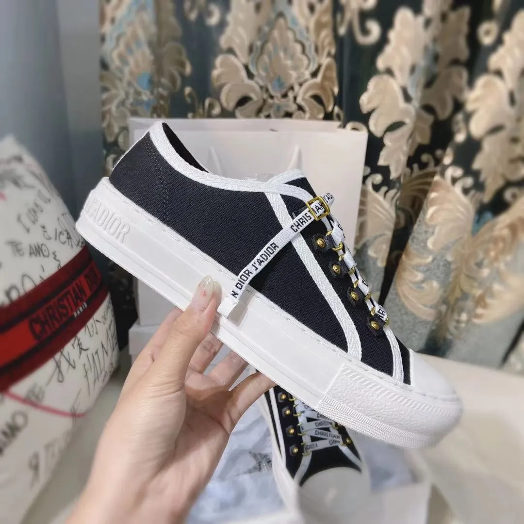 European Station Black Chic Strap White Shoes Women's 2024 Autumn New Korean Style Breathable Casual Versatile Lightweight Canvas Shoes