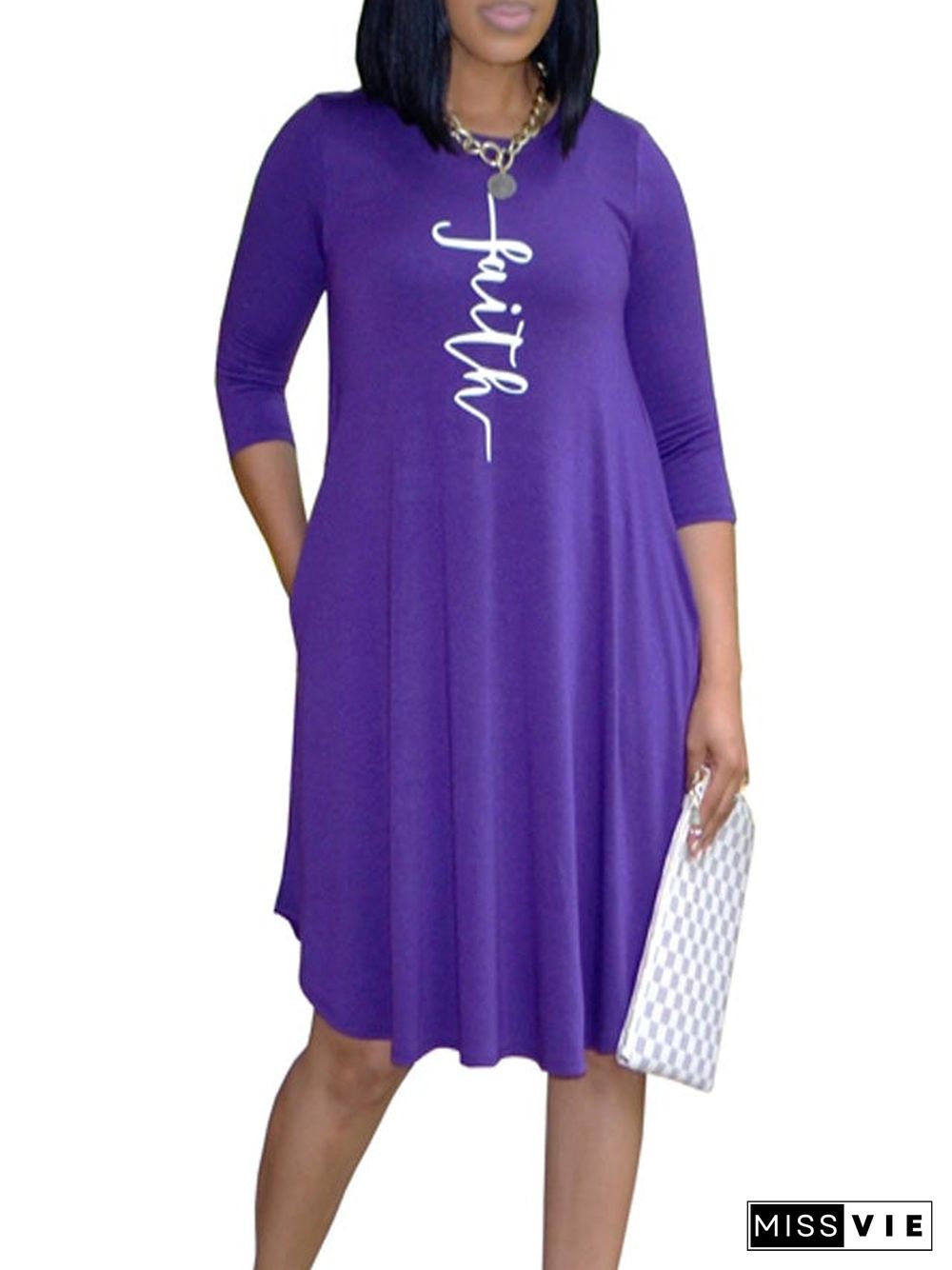 Women's Dresses Are Casual In Mid-summer