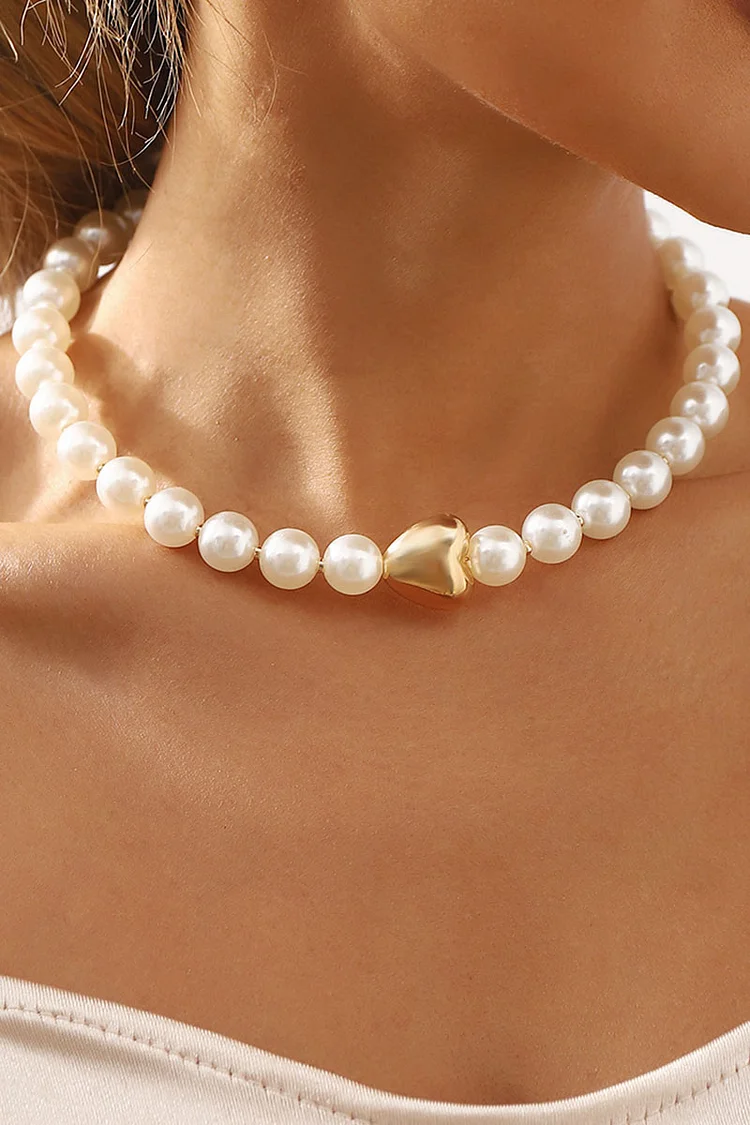 Metallic Sheen Love Heart Decor Vintage Pearl Necklace