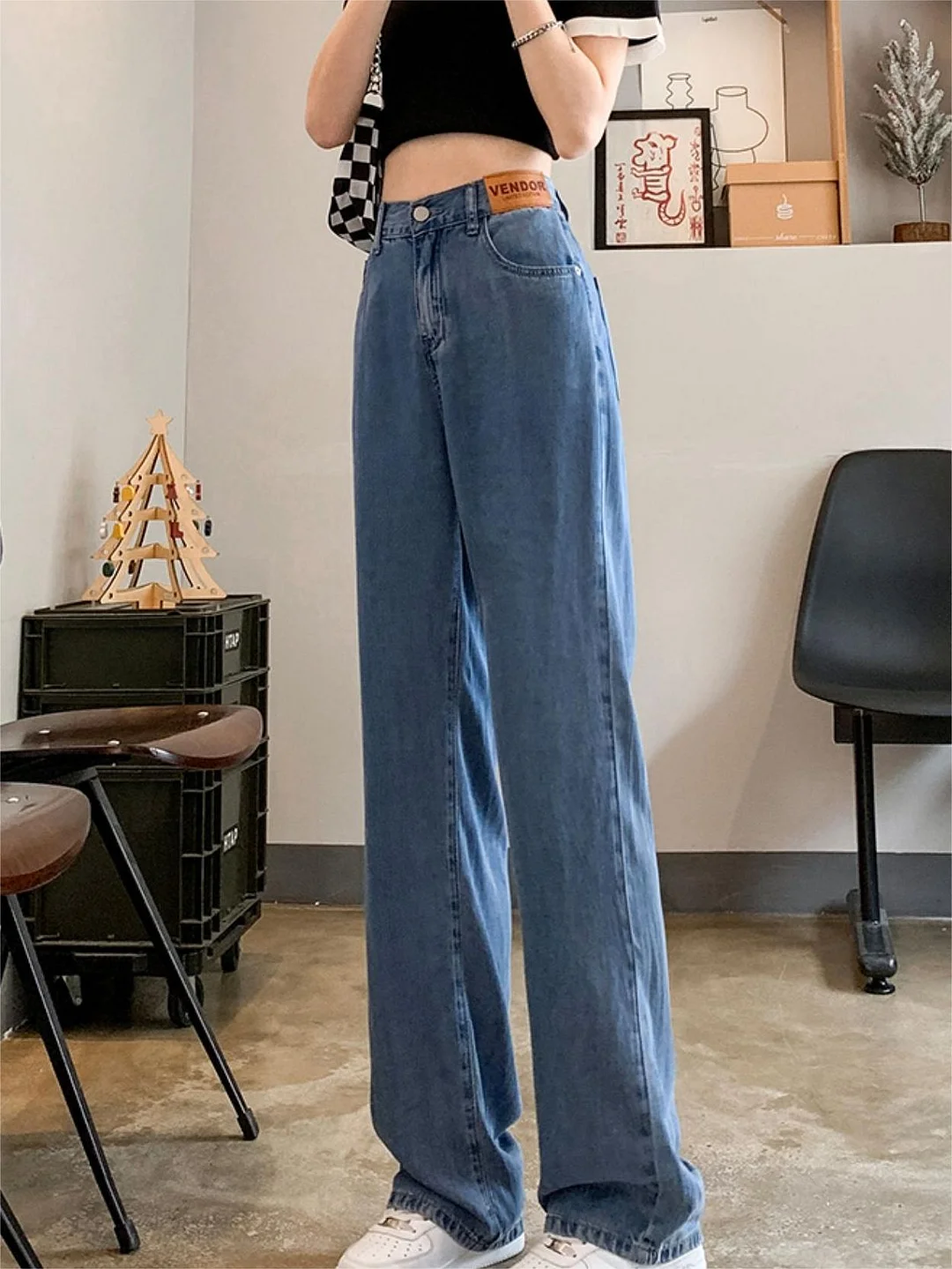 Brownm baggy air jeans with a high waist