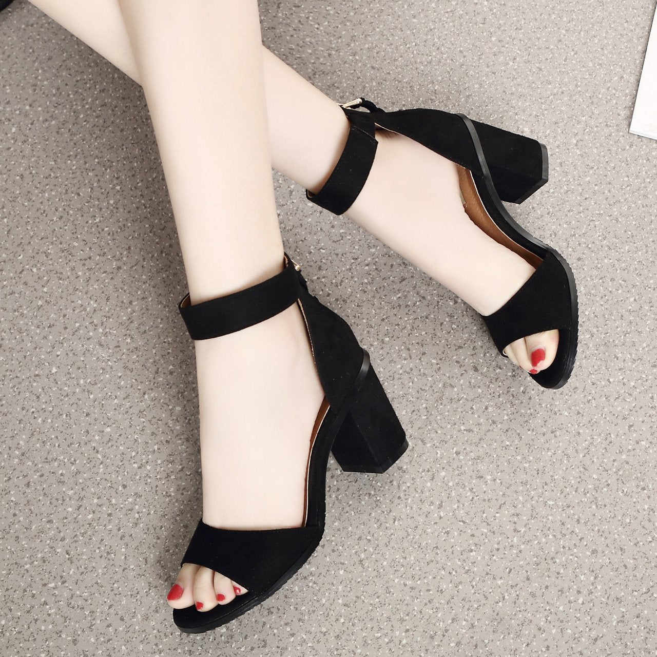 GOOSHOE Chunky Heel Peep-toe Tassels Suede Ankle Strap Sandals