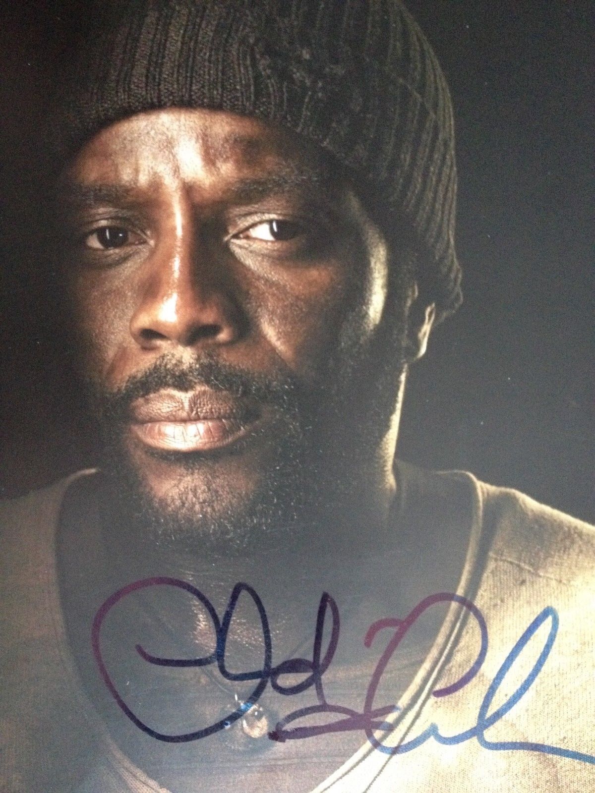 CHAD COLEMAN - POPULAR AMERICAN ACTOR - EXCELLENT SIGNED COLOUR Photo Poster paintingGRAPH