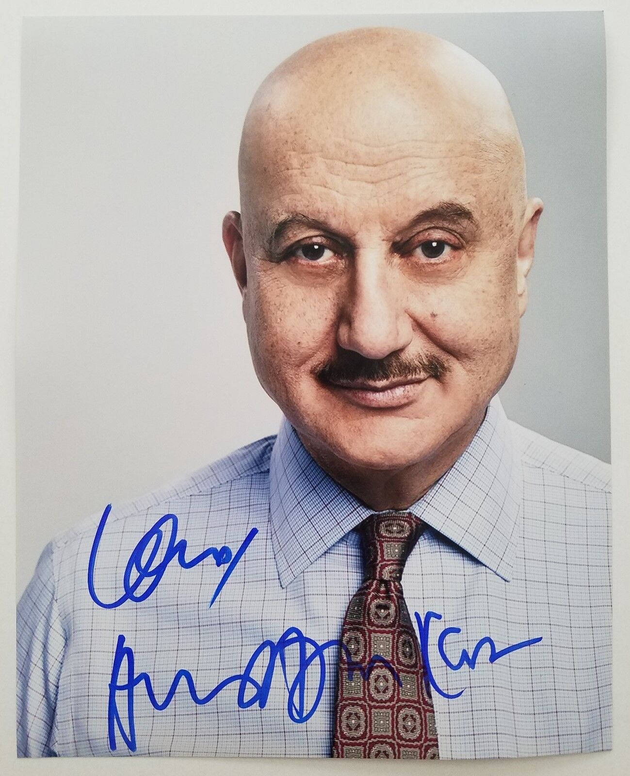 Anupam Kher Signed Dr. Vijay Kapoor 8x10 Photo Poster painting New Amsterdam TV The Big Sick RAD