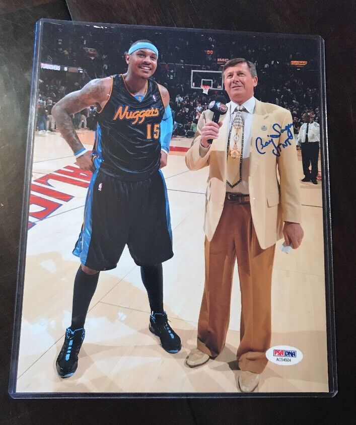 CRAIG SAGER SR. SIGNED 8X10 INTERVIEW Photo Poster painting W/ CARMELO PSA/COA AC54504 R.I.P.