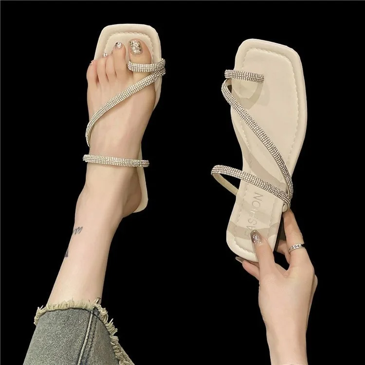 Uveng Uveng Feng Shui Diamond Cool Slippers Women Wear 2024 Summer New Soft Bottom Head With Skirt Students Beach Sandals