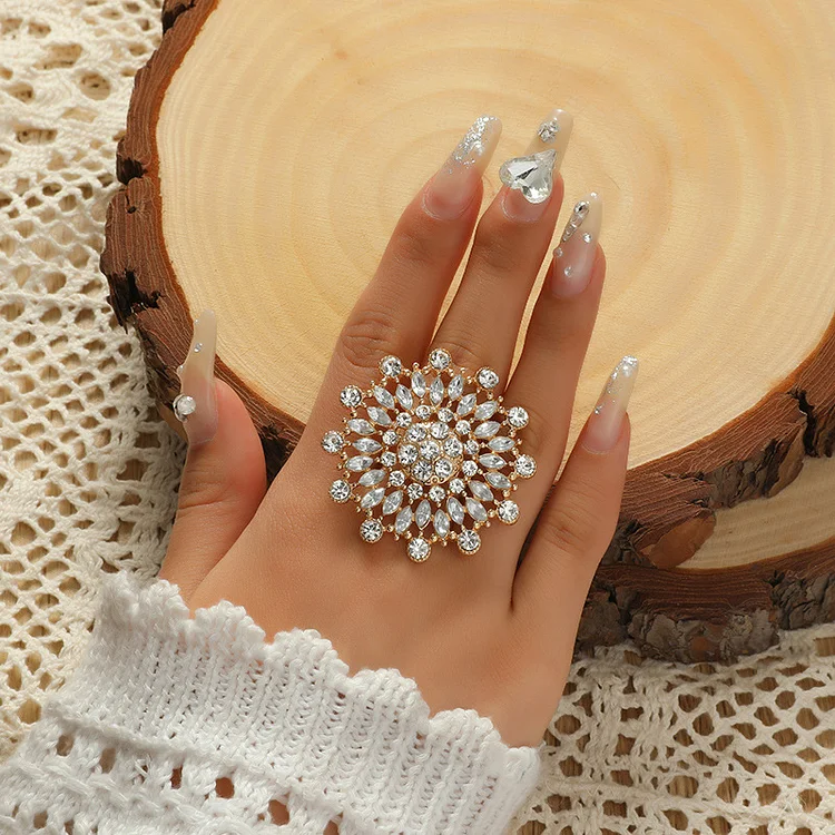 Trendy Diamond Sunflower Ring
