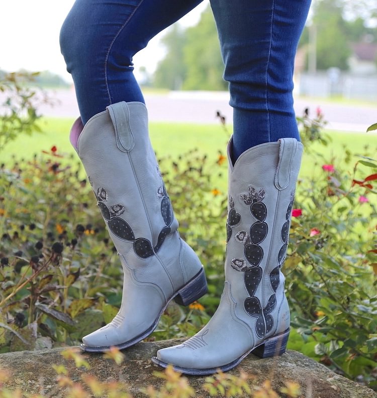 Womens Wide Square Toe Boots