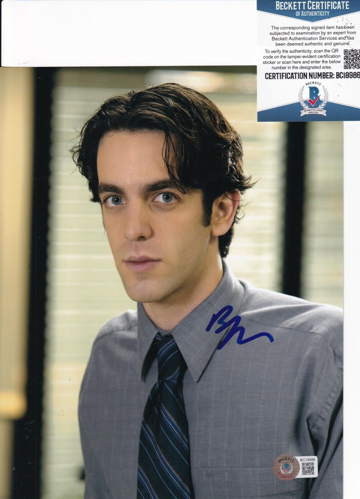 B.J. NOVAK signed (THE OFFICE) Ryan Howard 8X10 Photo Poster painting BECKETT BAS BC18986