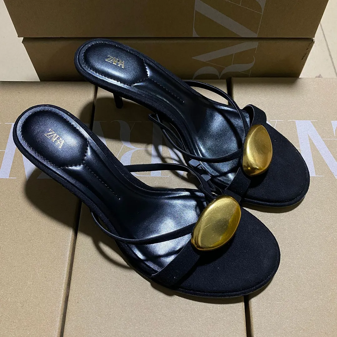 Breakj Breakj Spring New Women's Shoes Black Metal Details Decorating Round Head Fine High Heel Elegant Fashion Sandals