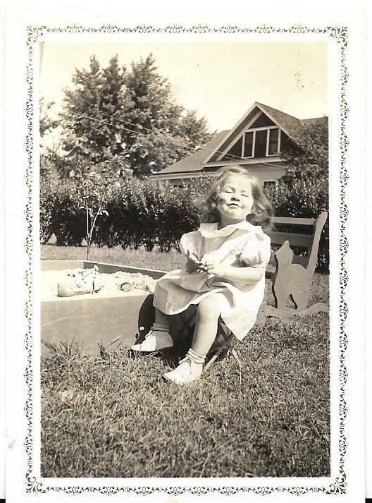 Found ANTIQUE Photo Poster painting bw YOUNG GIRL 1930's CHILD Snapshot VINTAGE 111 16 F