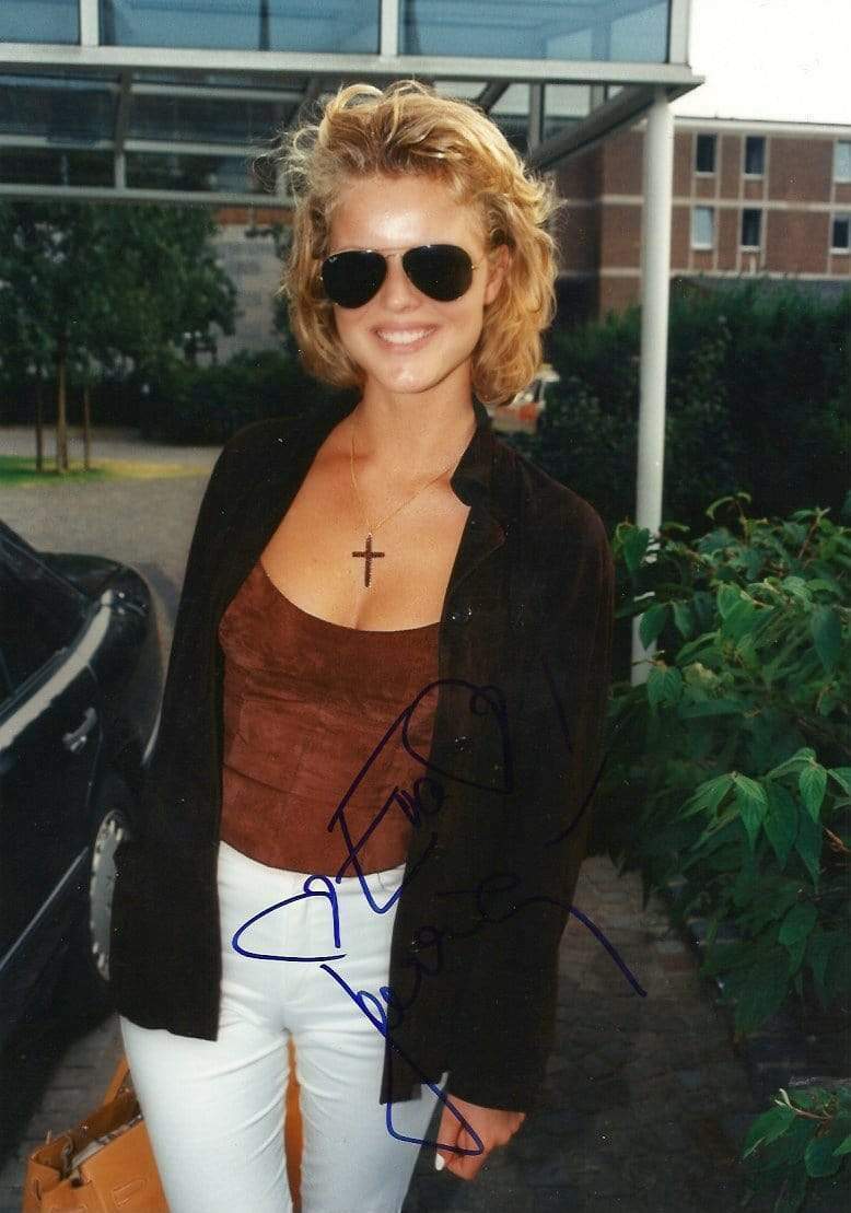 Eva Herzigova MODEL autograph, In-Person signed Photo Poster painting