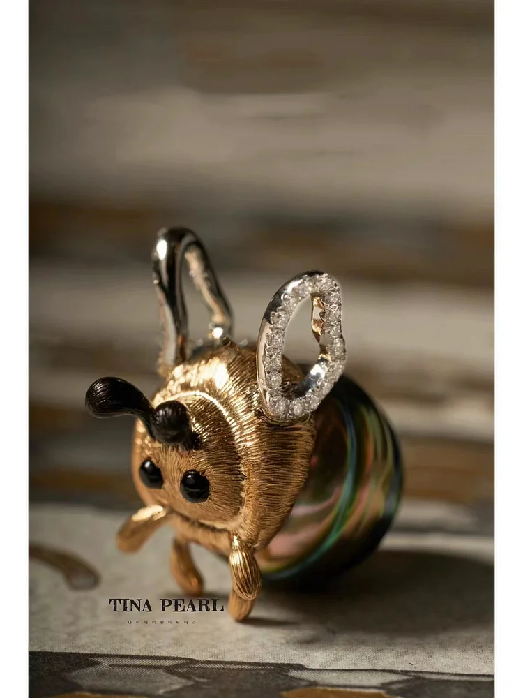 TINA Jewelry Creative Pearl collection, Tahiti Sea Pearl Bee Pearl Pendant