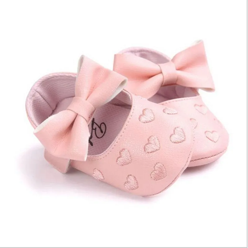 2020 Brand New Newborn Infant Baby Girls Boy Causal Shoes Crib Shoes 3 Style Leather Heart Print Hook Soft Sole Baby Shoes 0-18M
