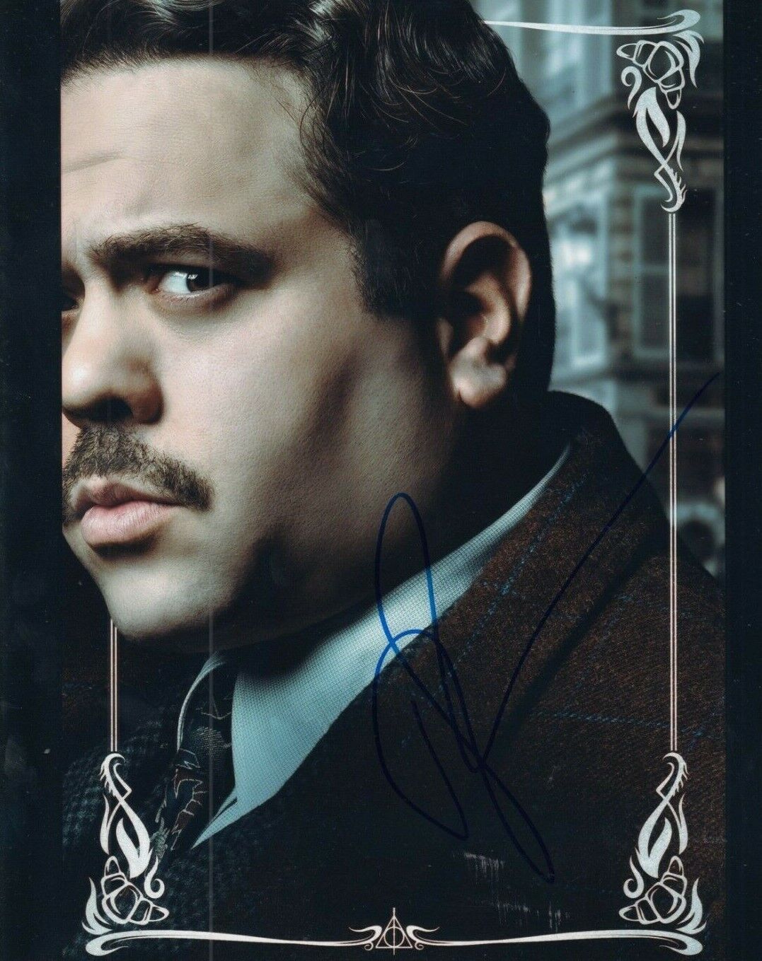 DAN FOGLER signed (FANTASTIC BEASTS: THE CRIMES OF GRINDELWALD) 8X10 W/COA #2