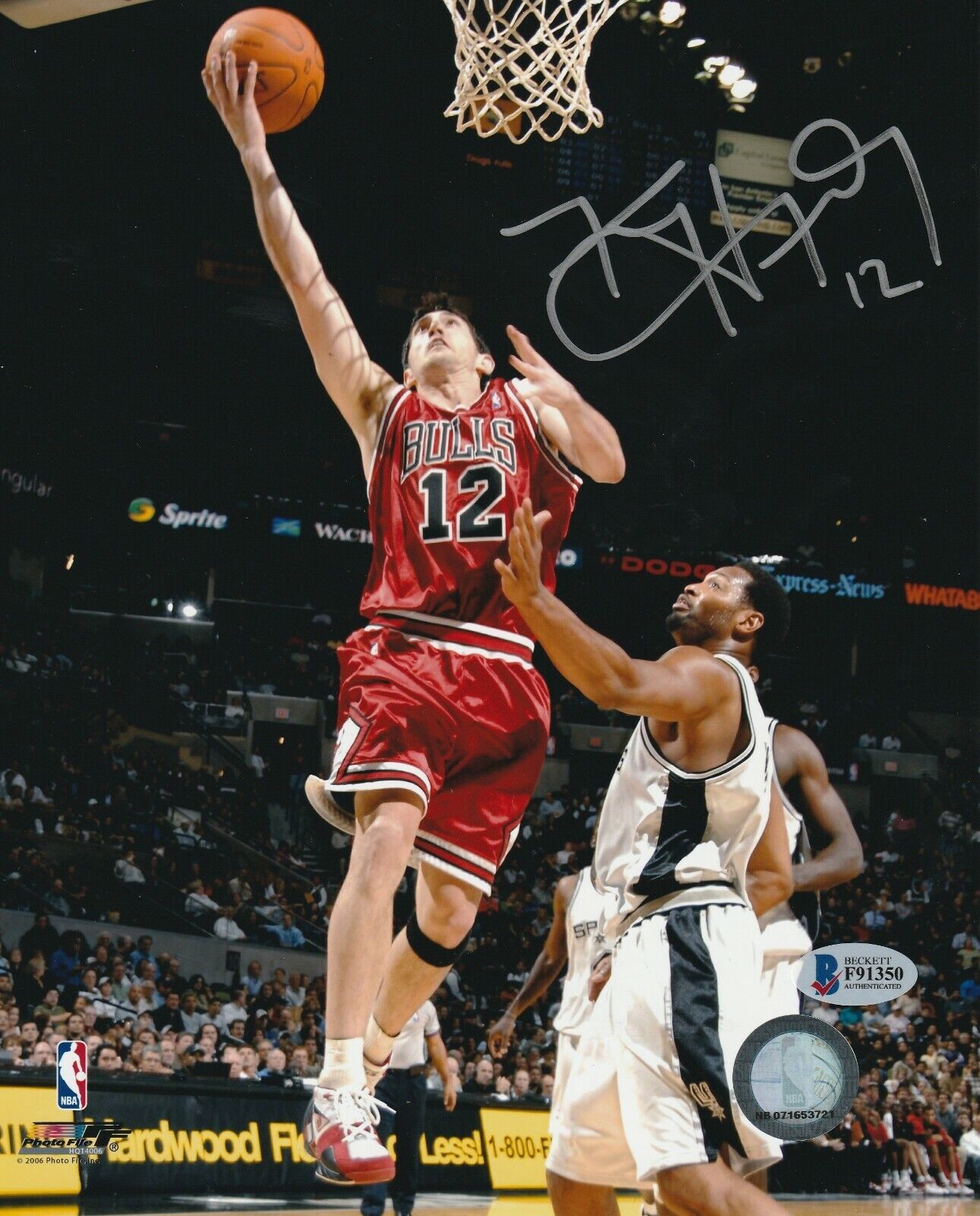 KIRK HINRICH Signed Chicago BULLS 8X10 Photo Poster painting with Beckett COA