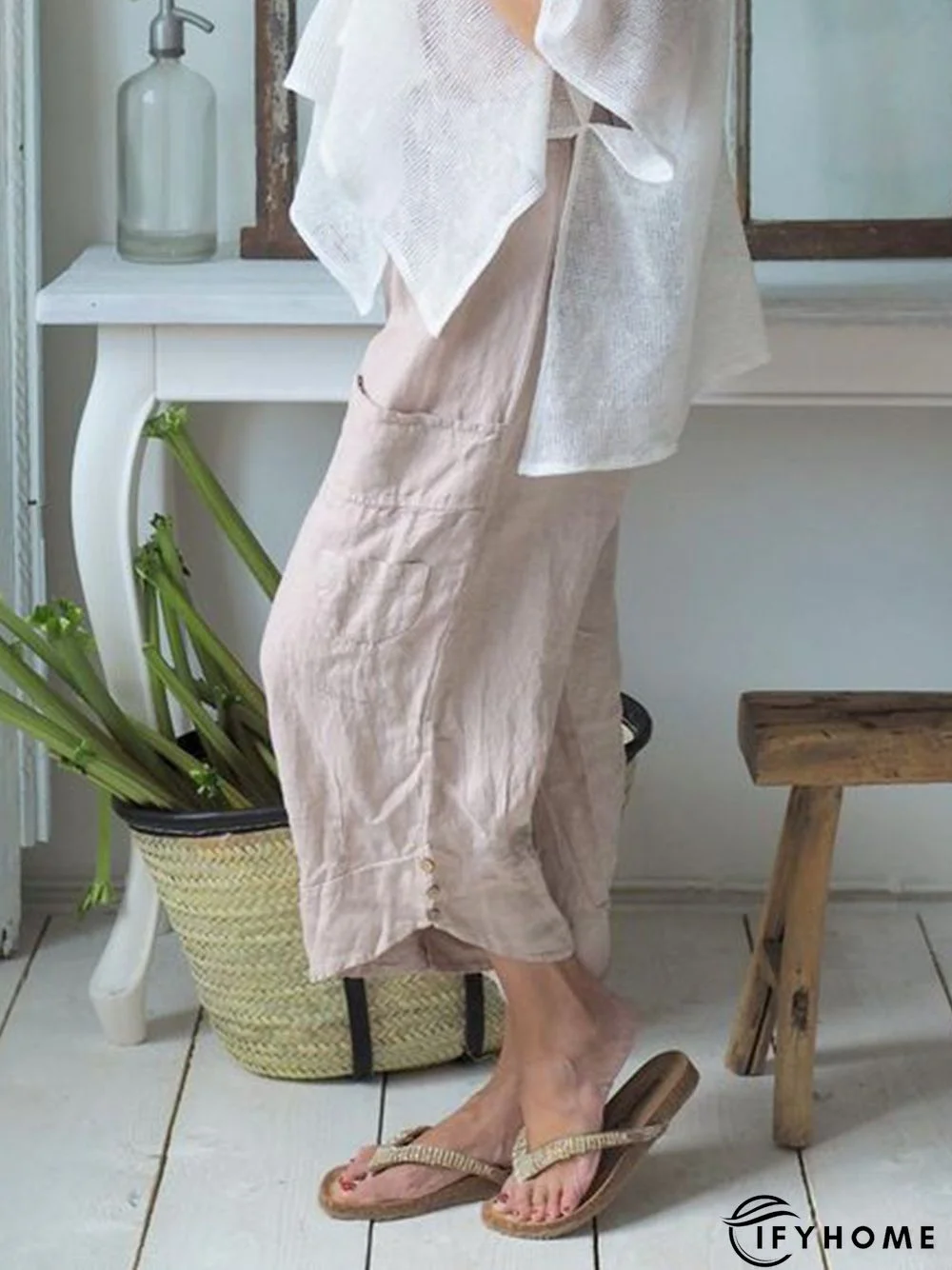 Pockets Buttoned Elastic Waist Stylish Casual Capri Pants | IFYHOME